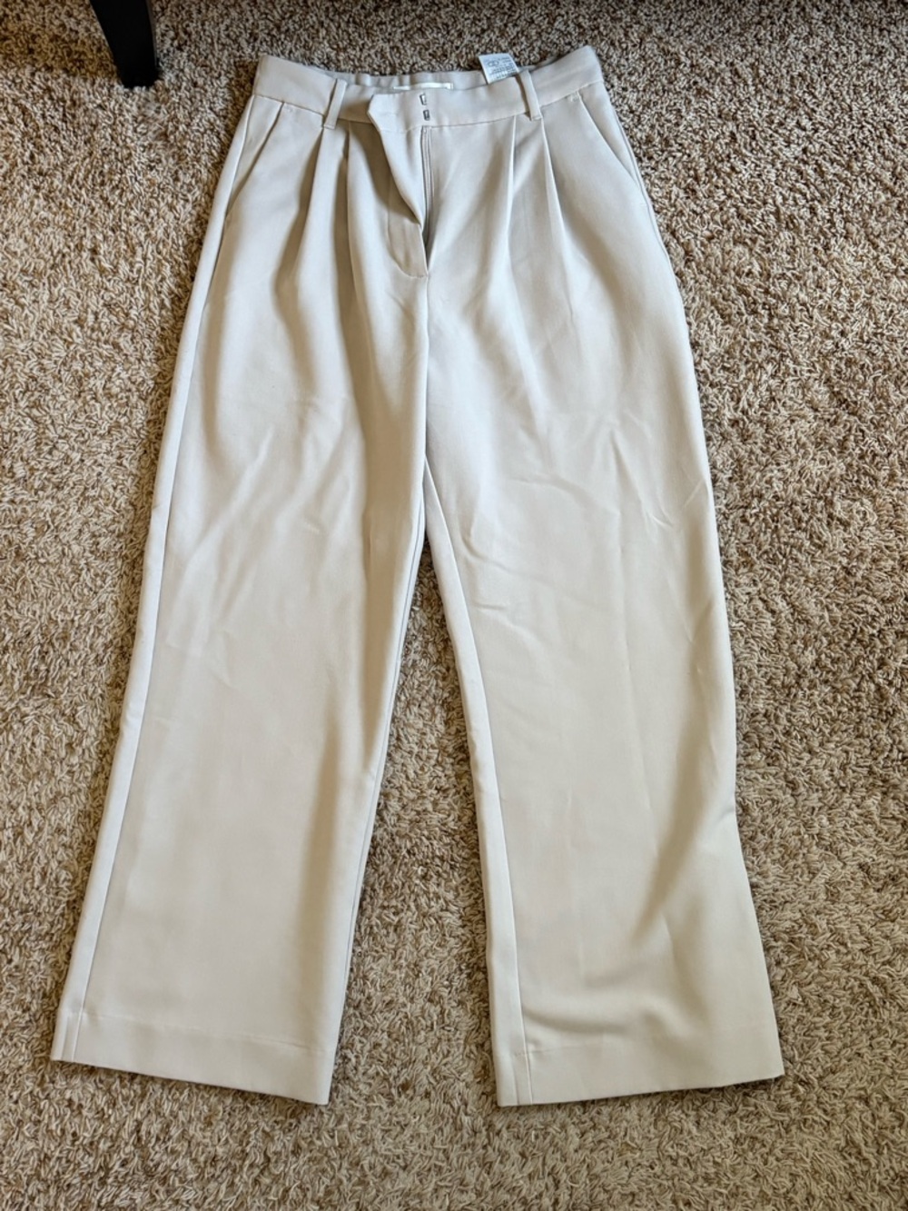 Abercrombie & Fitch Beige High-Rise Pleated Trousers - Picture 5 of 6